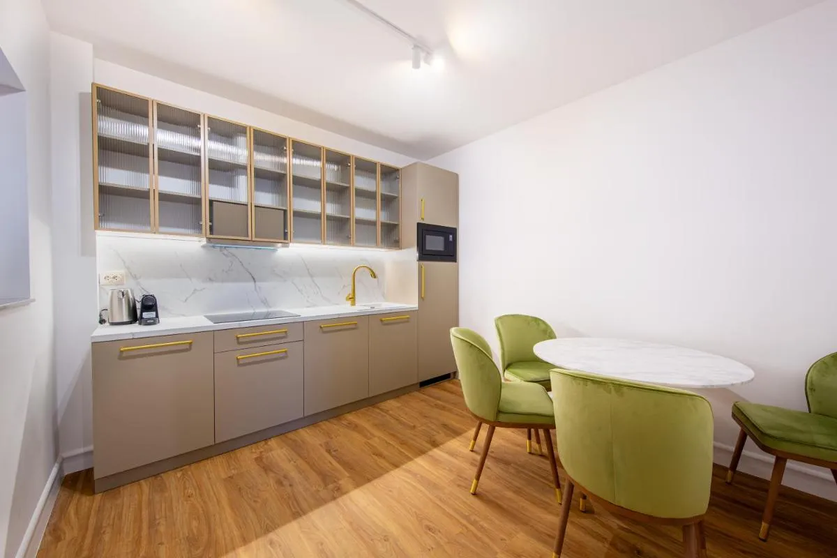 Image 2 of Galant Apartments