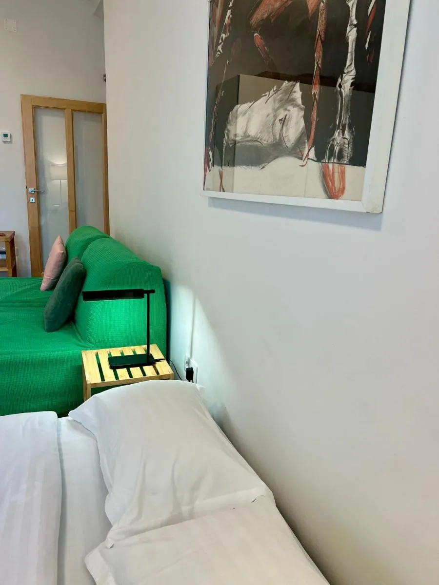 Image 6 of Gutin CozyNest