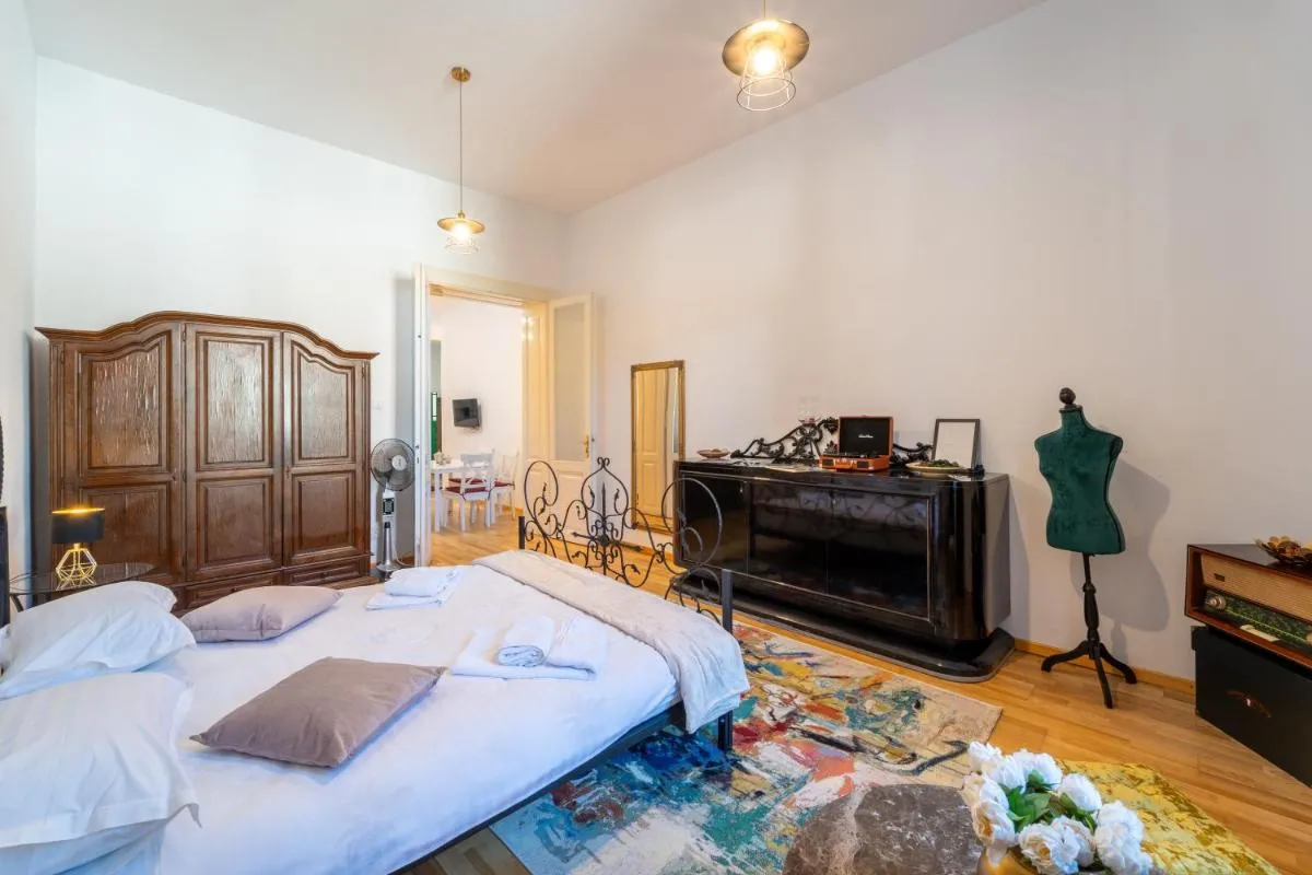 Image 6 of Historic 5 star apartment in the main plaza