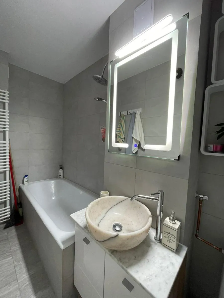 Image 4 of Homey