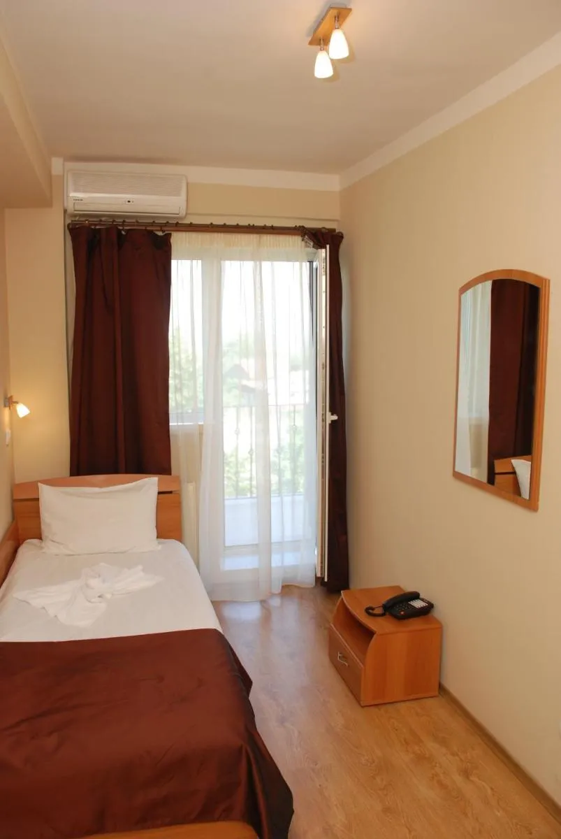 Image 5 of Hotel Liliacul
