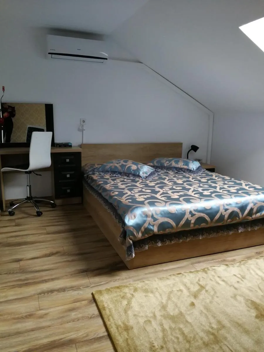 Image 4 of House Apartment Minerilor