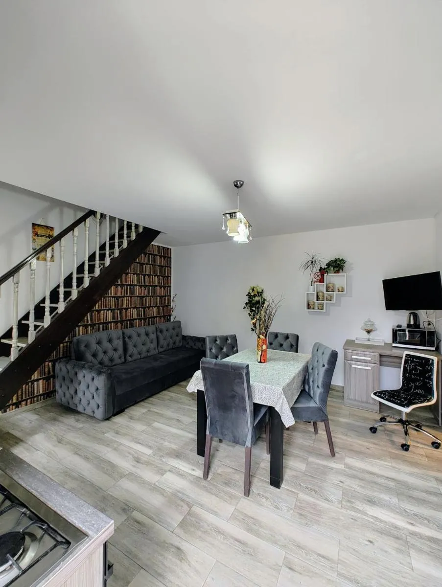 Image 3 of House Apartment Minerilor