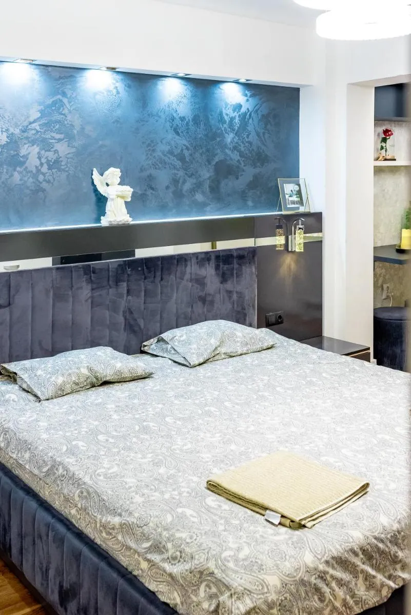 Image 3 of Lady Suite