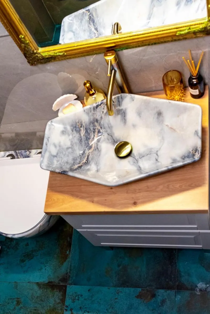 Image 4 of Lady Suite