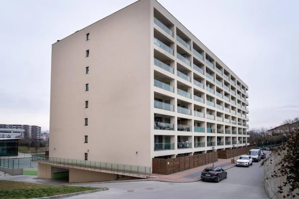 Image 5 of LakeView CozyNook – Tennis, UnderGround Parking, Modern, Balcony