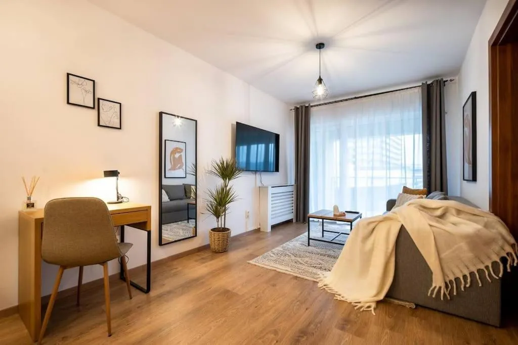 Image 1 of LakeView CozyNook – Tennis, UnderGround Parking, Modern, Balcony
