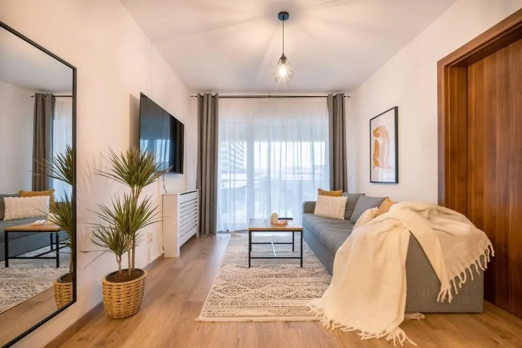 Image of LakeView CozyNook – Tennis, UnderGround Parking, Modern, Balcony
