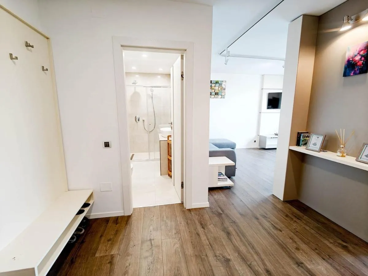 Image 2 of Lakeside Apartment By Iulius Mall
