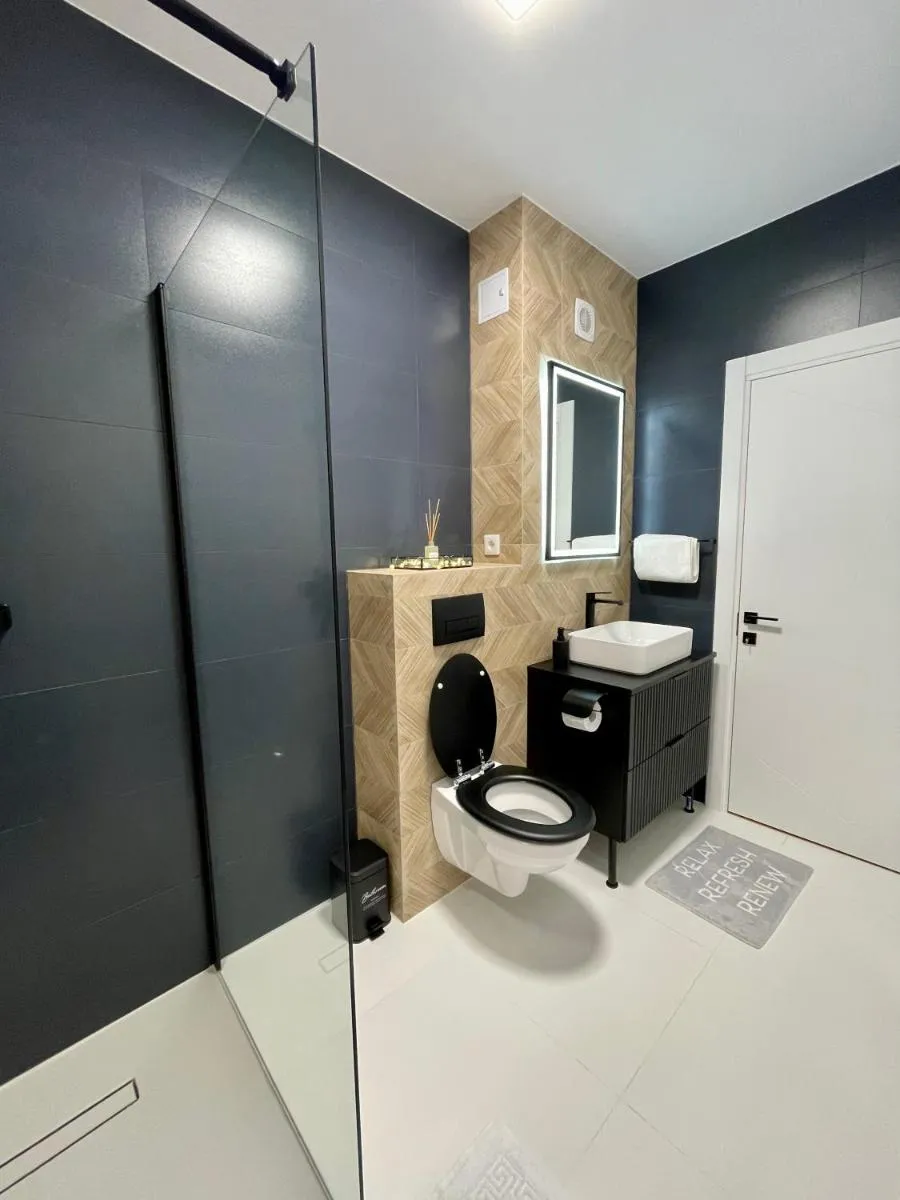 Image 3 of Lakeside Apartment Cluj-Napoca