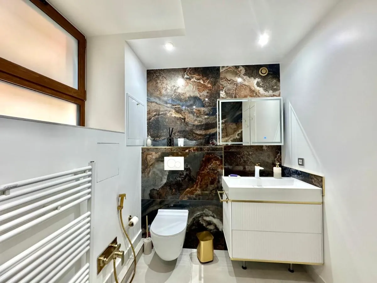 Image 2 of Loft 37 – Luxe Garden Stay
