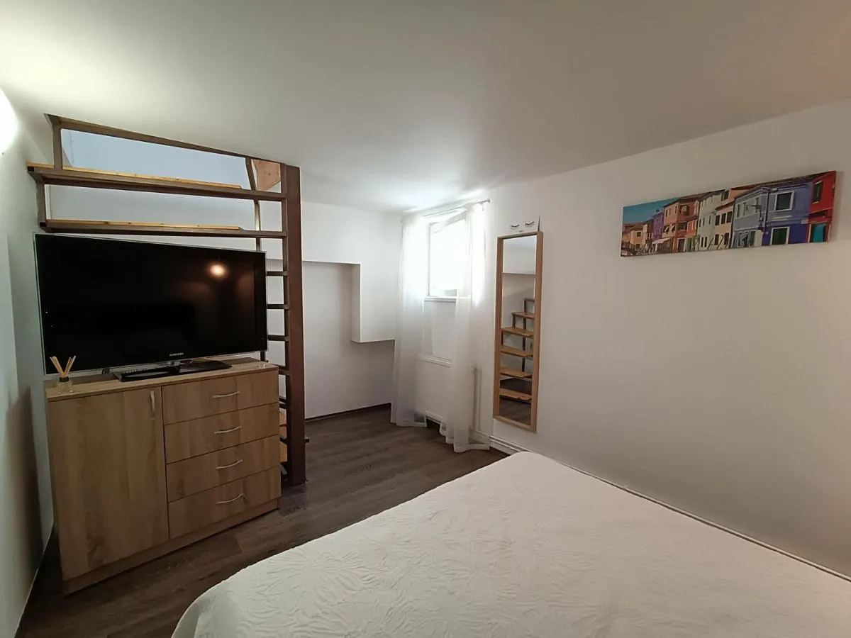 Image 5 of Lovely 1-bedroom apartment close to the centre