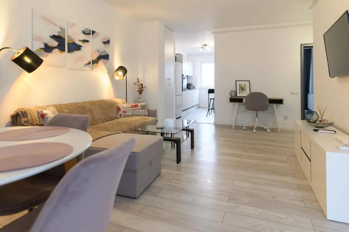 Image 4 of Lovely House By Mary SuperCentral and Parking