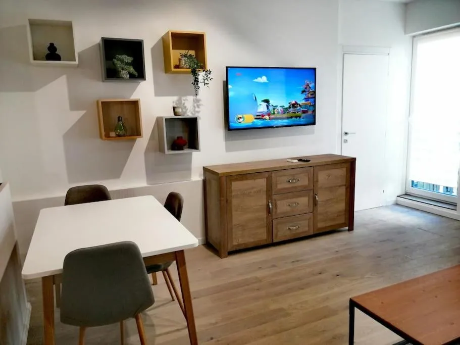 Image 4 of Luxury 1-bedroom free parking