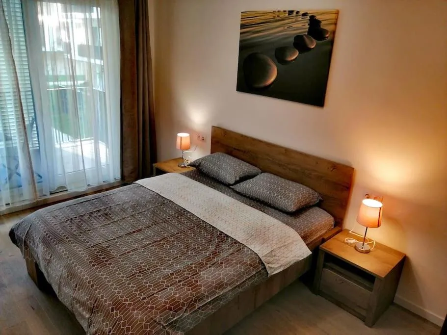 Image 1 of Luxury 1-bedroom free parking