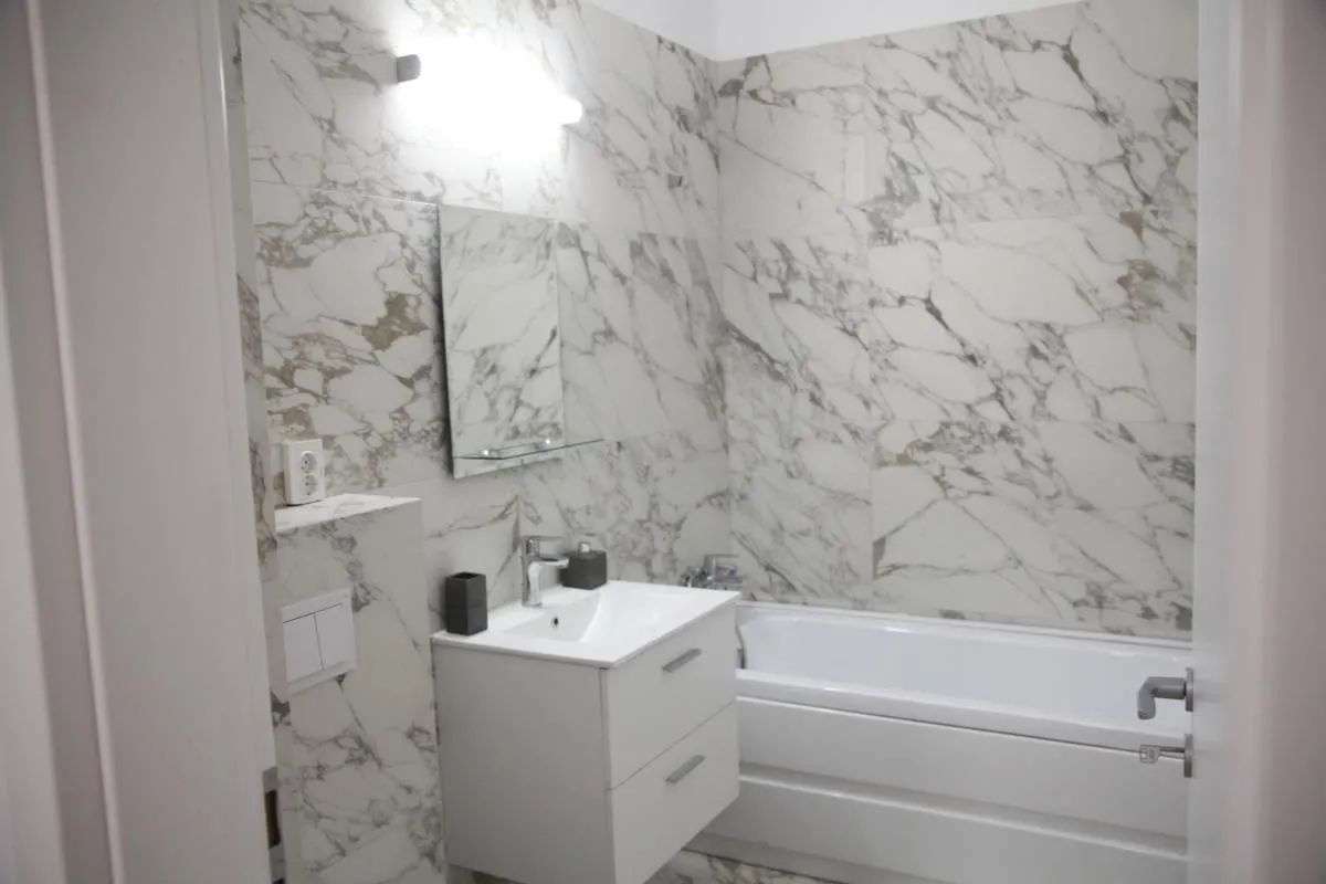 Image 6 of Luxury Downtown Apartment