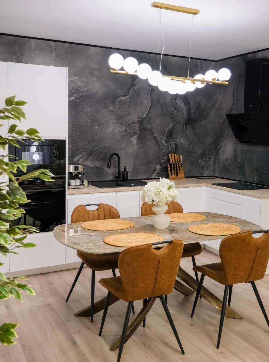 Image 4 of Modern 2-Room Apartment, Free Underground Parking