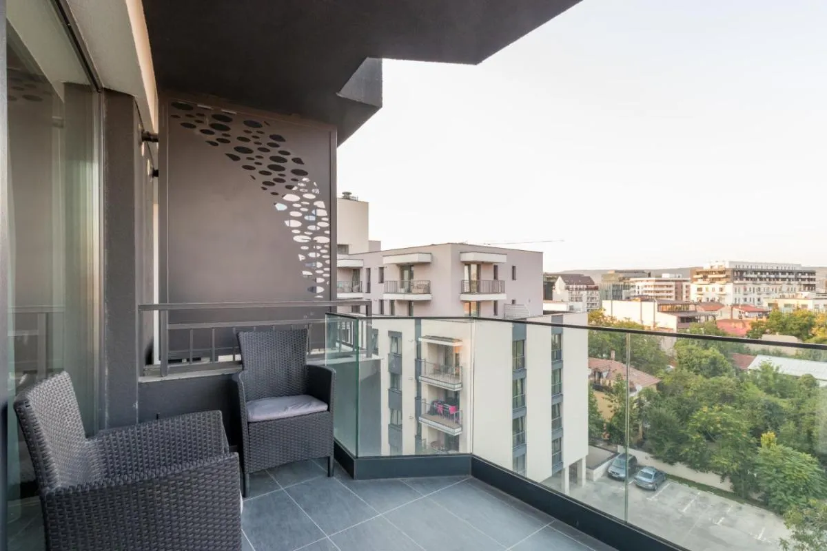 Image 5 of Modern Downtown Apartment