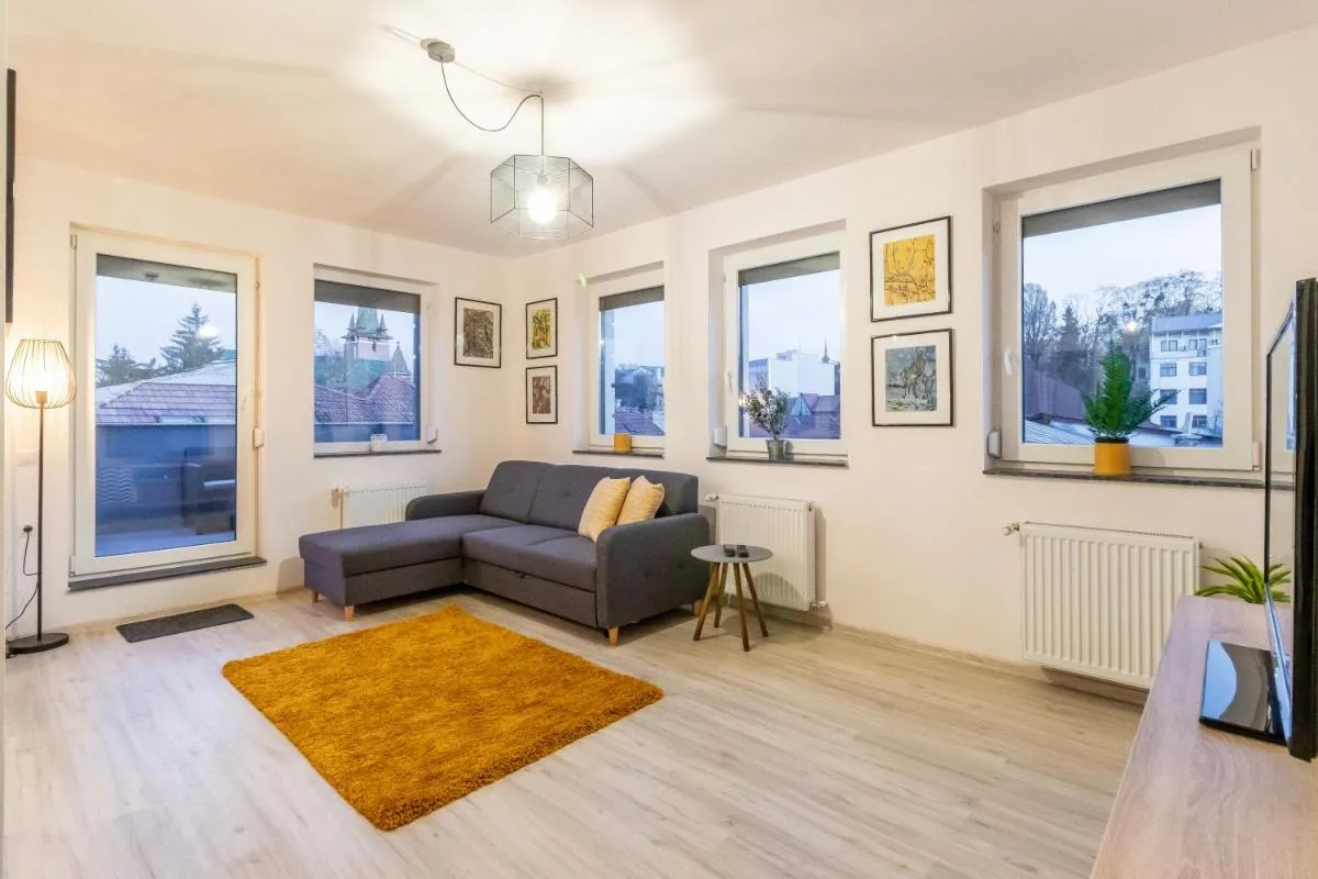 Image 6 of Modern and Stylish Apartment w Terrace