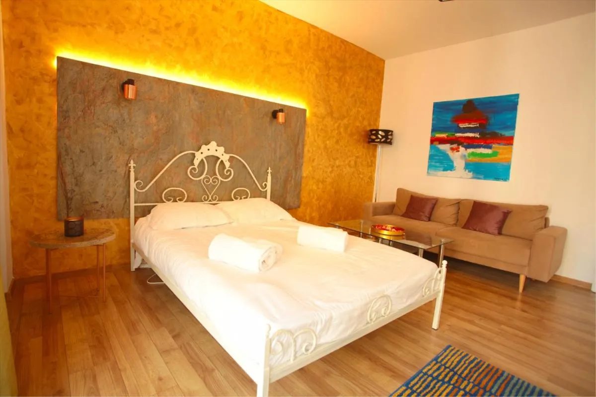 Image 4 of New Central Luxury Oasis