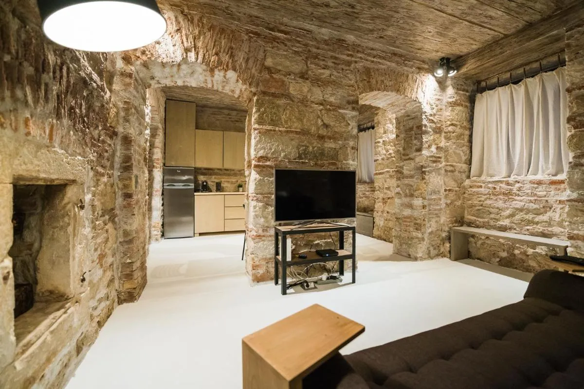 Image 3 of Old Central Apartment