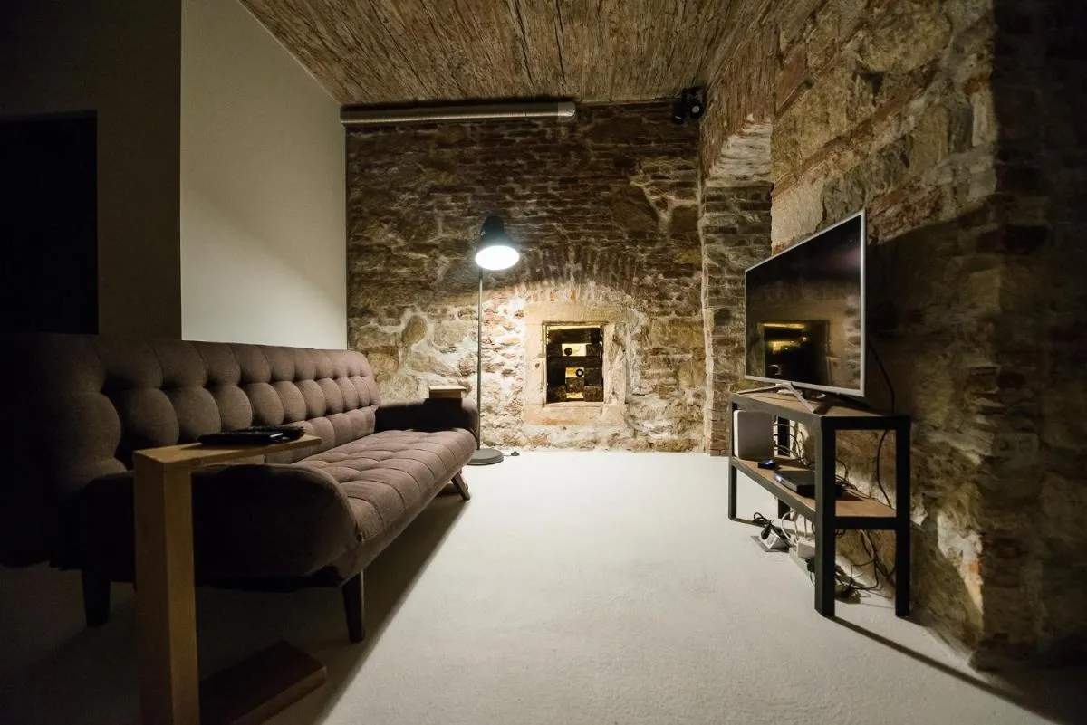 Image 4 of Old Central Apartment