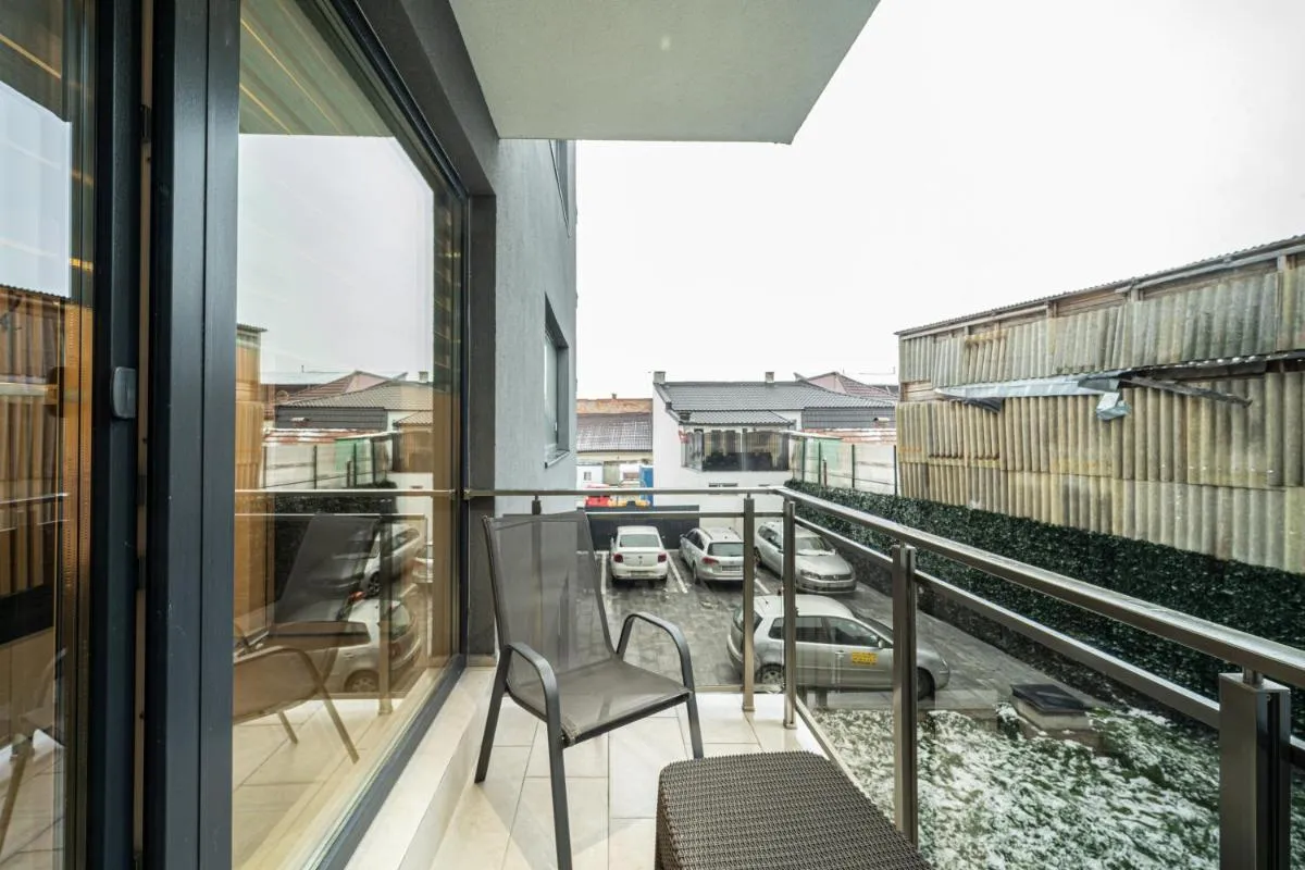 Image 5 of Old town luxury in new building.