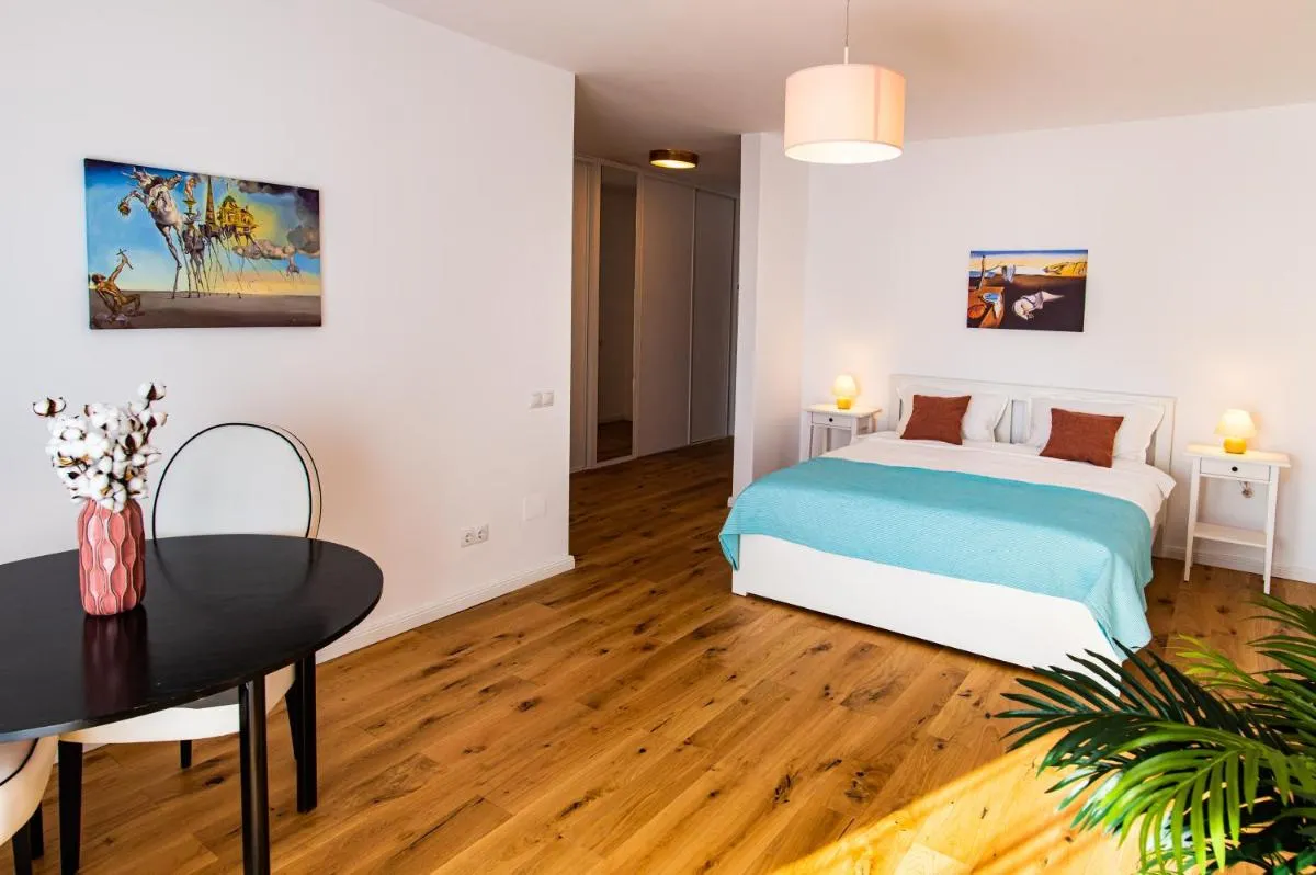 Image 2 of Opera Central Apartment – Free Parking Place