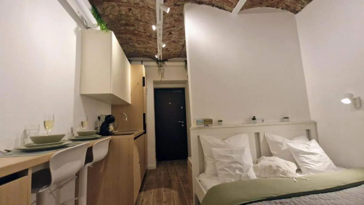 Image 6 of Petit Central Studio
