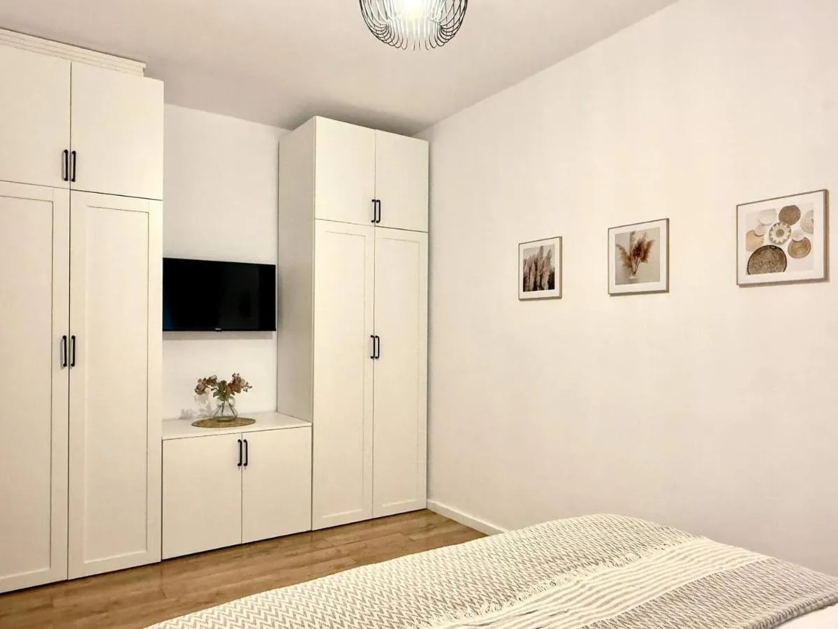 Image 2 of Poemi La Cluj
