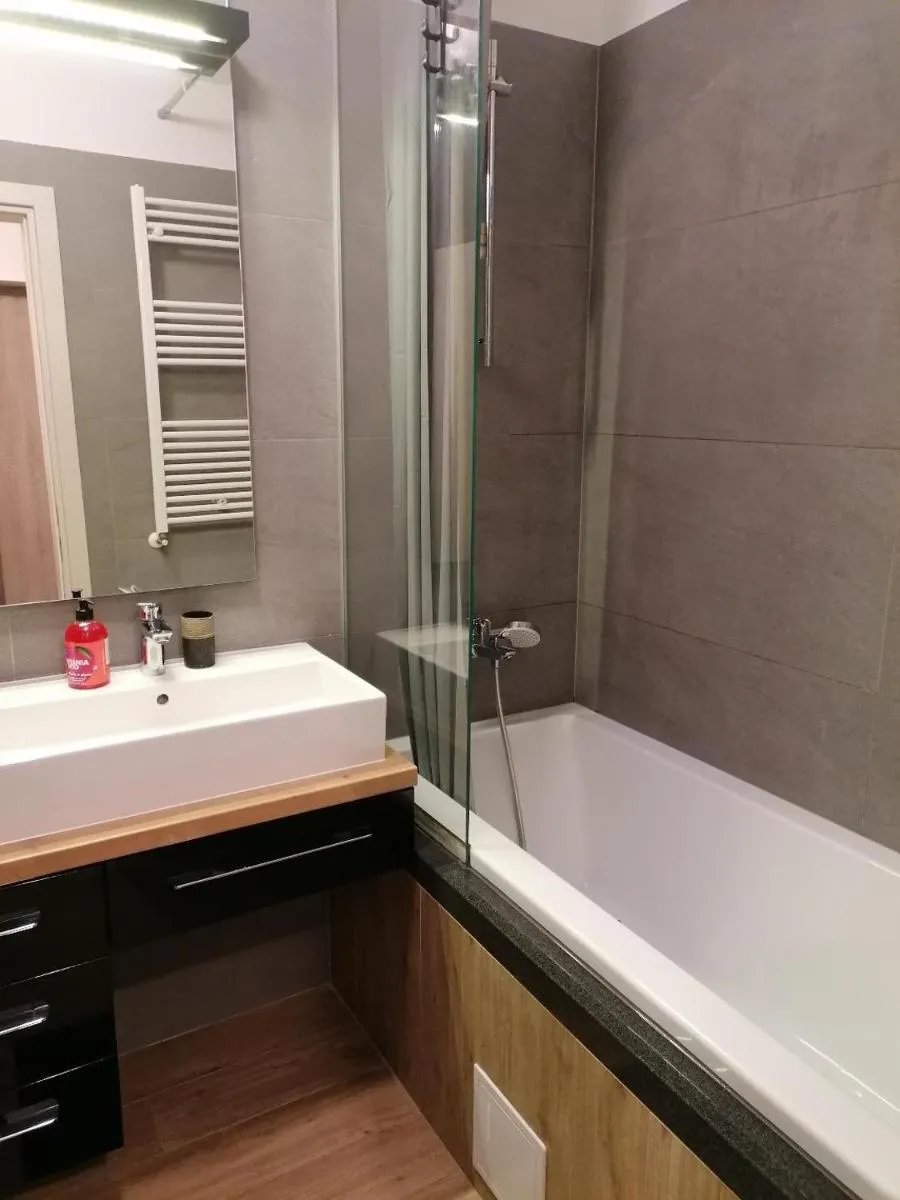 Image 2 of Queency Apartament cu gradina și parcare gratuita