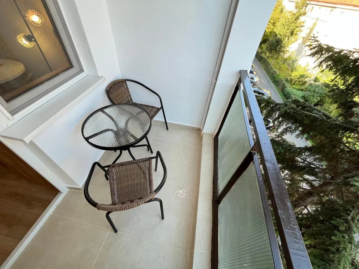 Image 4 of Quiet flat with balcony, free parking included
