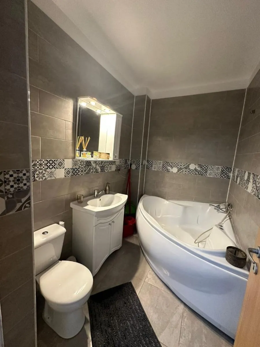 Image 4 of Red Corner Central Apartment