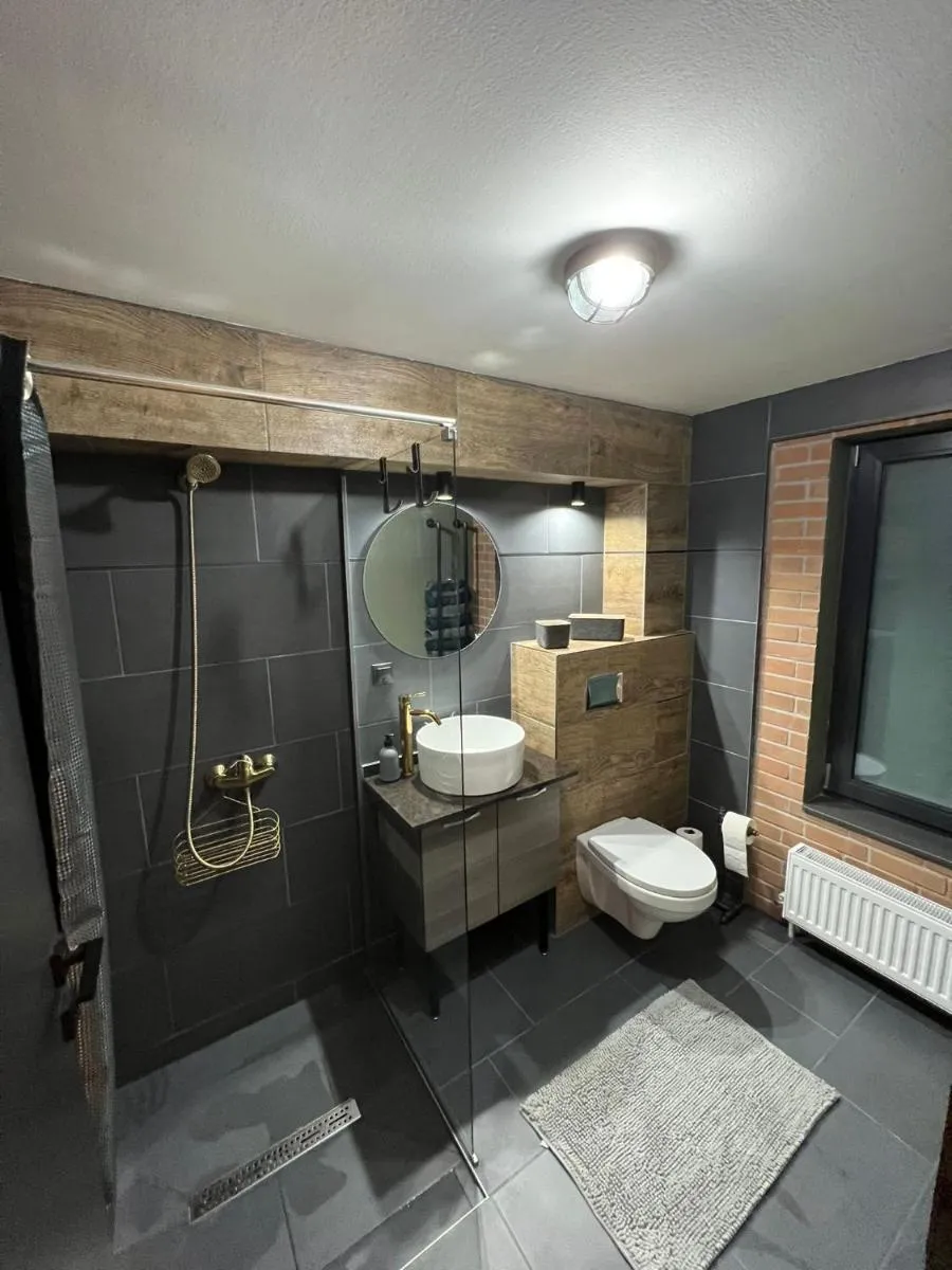 Image 4 of Retro Retreat – Free Parking – 20 min to Center