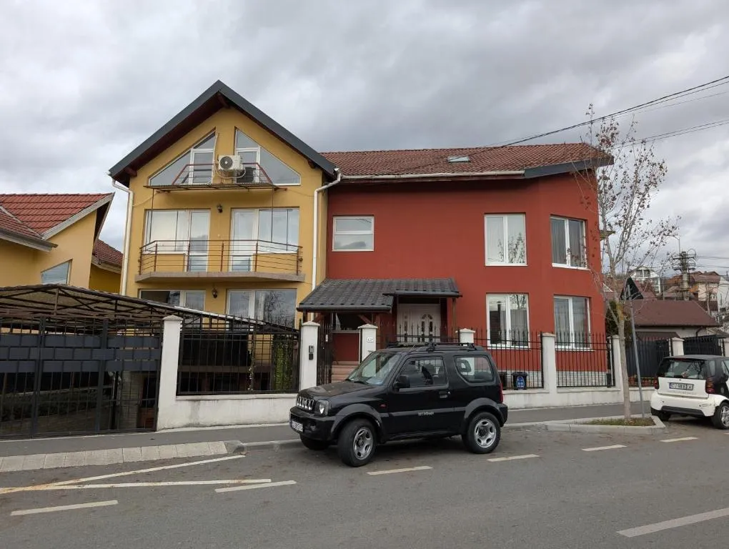 Image of Retro Retreat – Free Parking – 20 min to Center