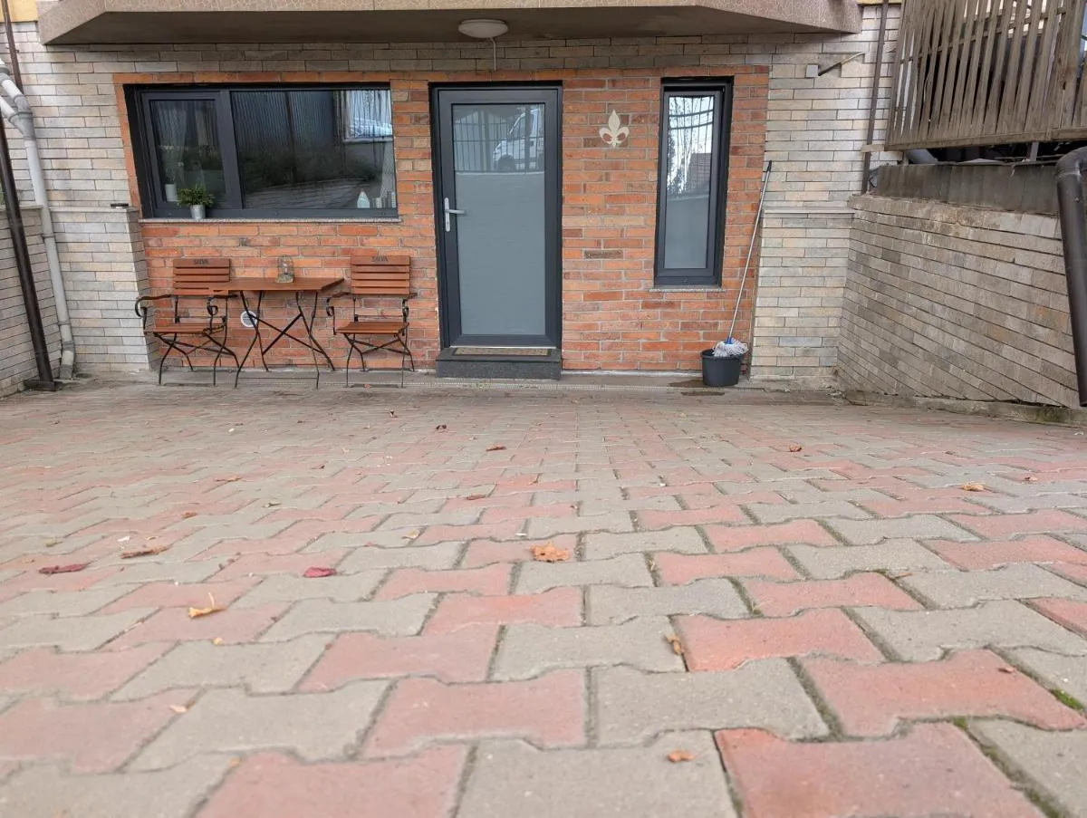 Image 1 of Retro Retreat – Free Parking – 20 min to Center