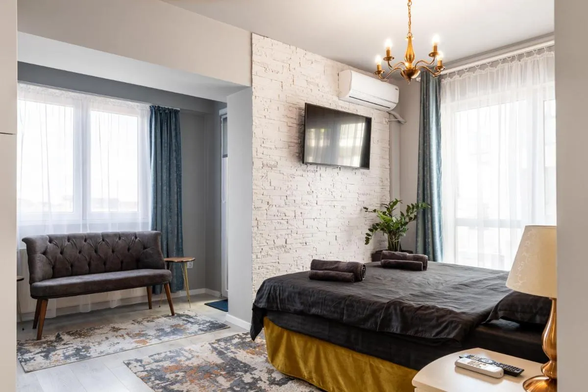 Image 1 of Romantic Jacuzzi Studio