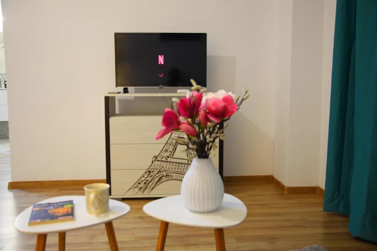 Image 4 of Romantic luxury in city center