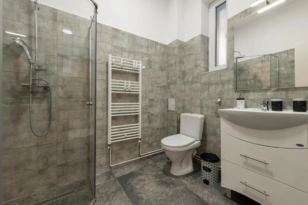 Image 2 of Royal 5* mansion near central square