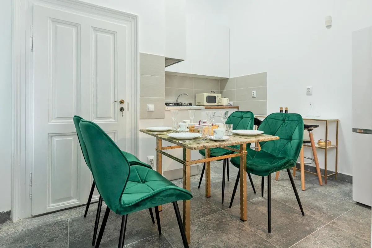 Image 3 of Royal 5* mansion near central square