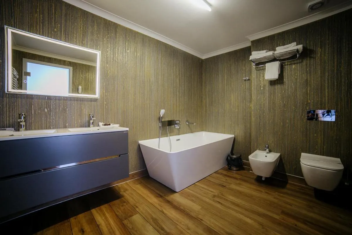 Image 2 of Royal Class Hotel