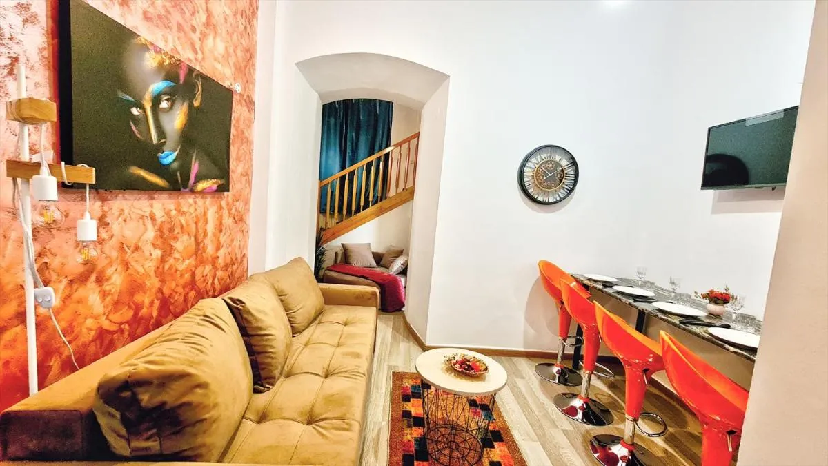 Image 5 of Royal mansion in Unirii Square