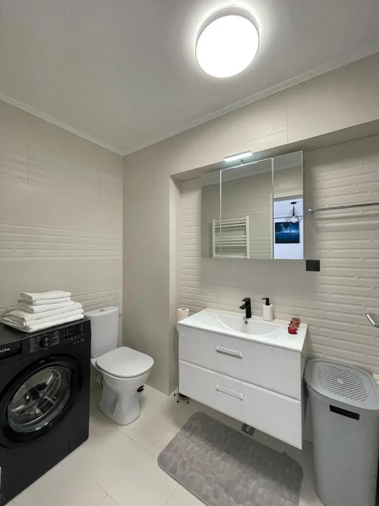 Image 5 of Skyway Apartment