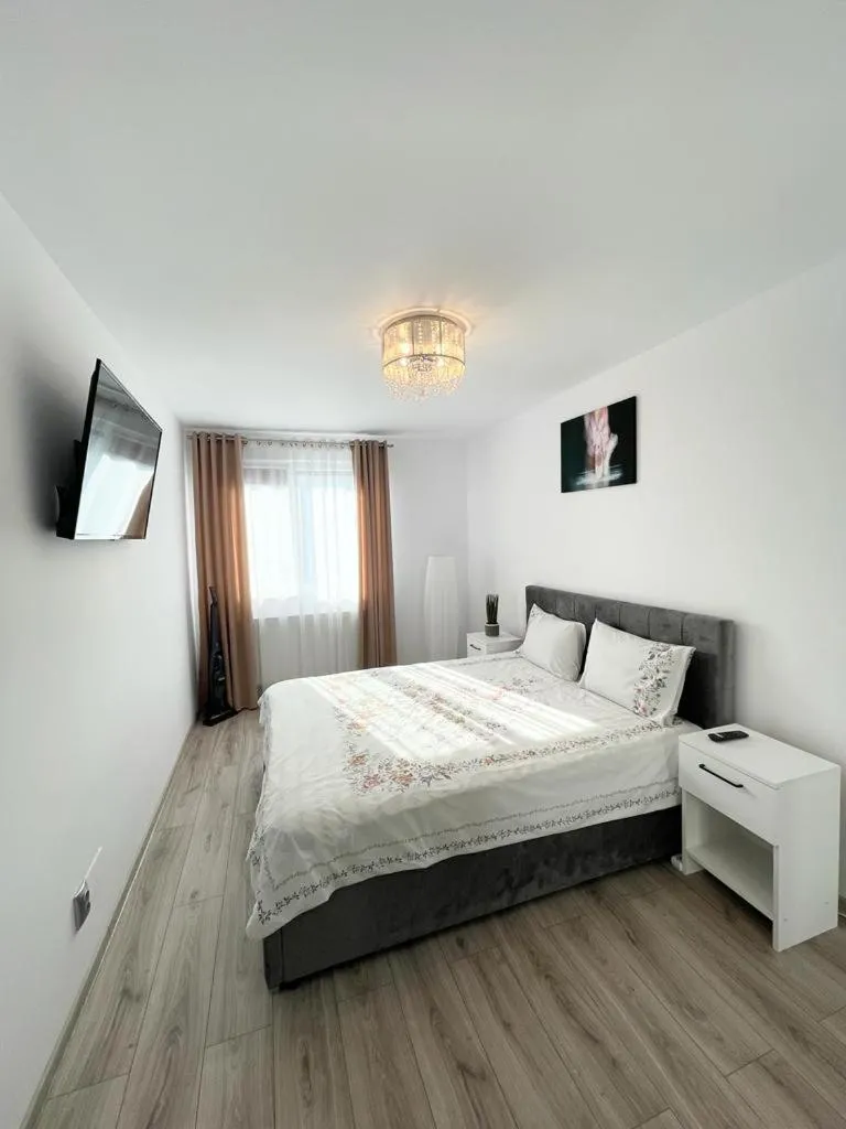Image 3 of Skyway Apartment