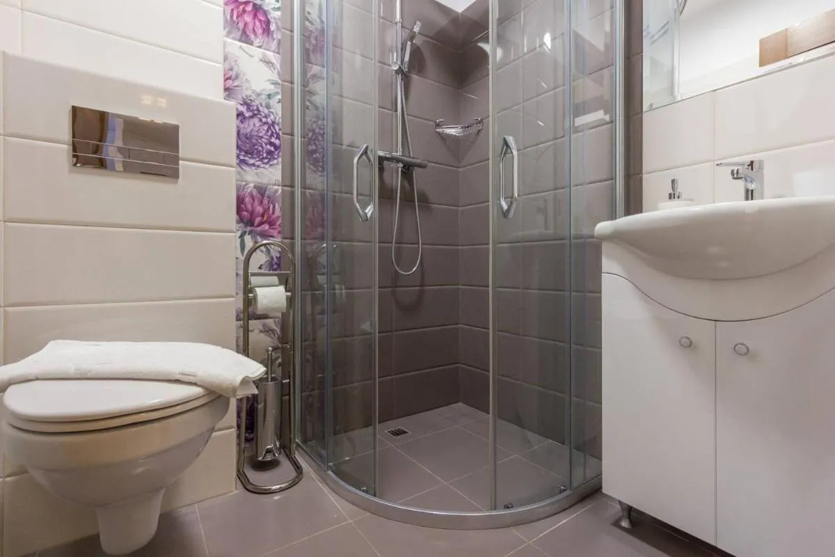 Image 2 of Spacious and Quiet 2 Bedroom Apartment