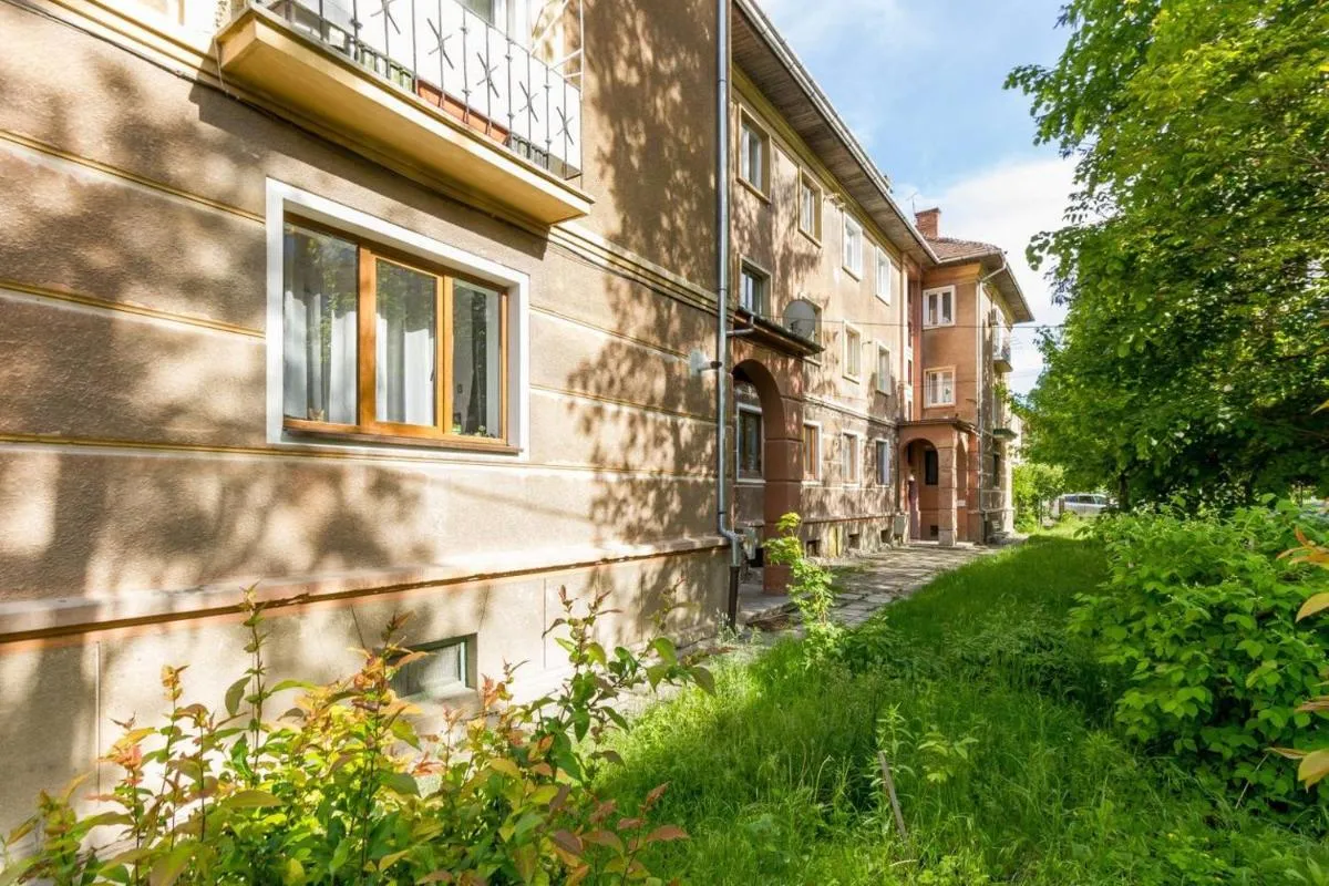 Image 5 of Spacious and Quiet 2 Bedroom Apartment