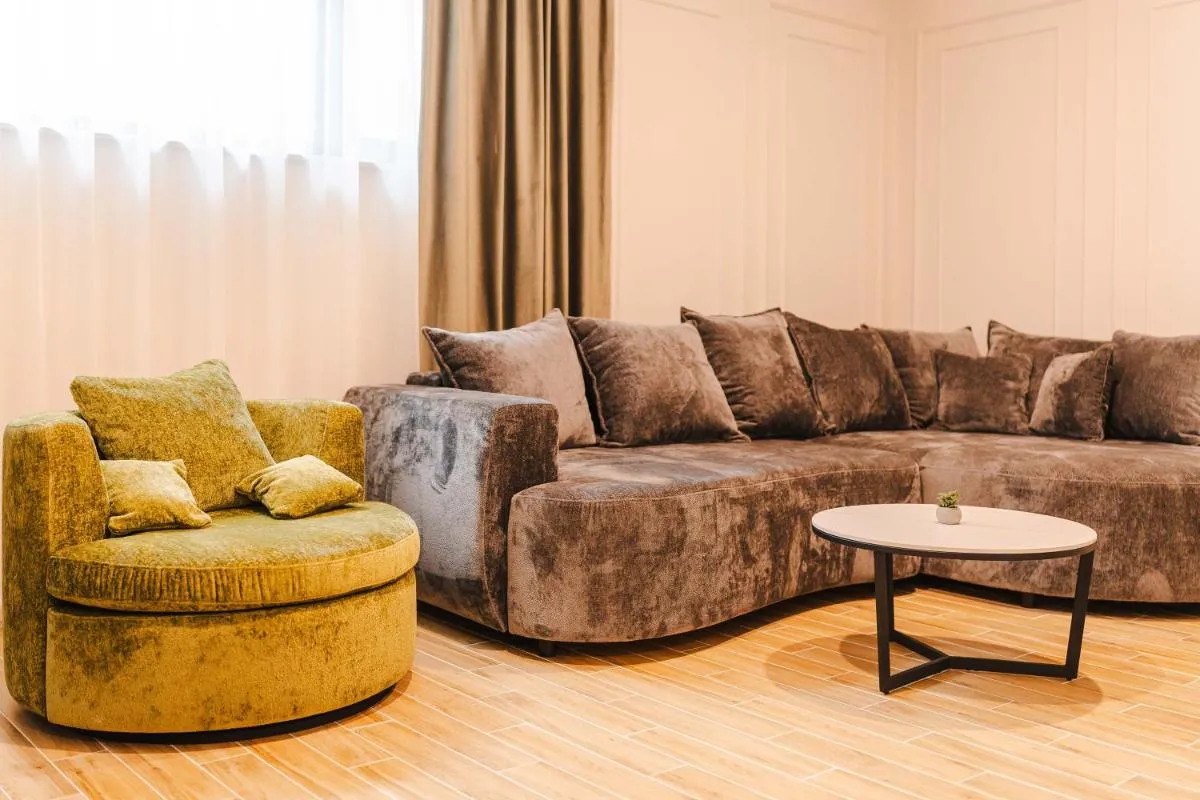 Image 6 of Stylish Stay – Workspace & Netflix Included