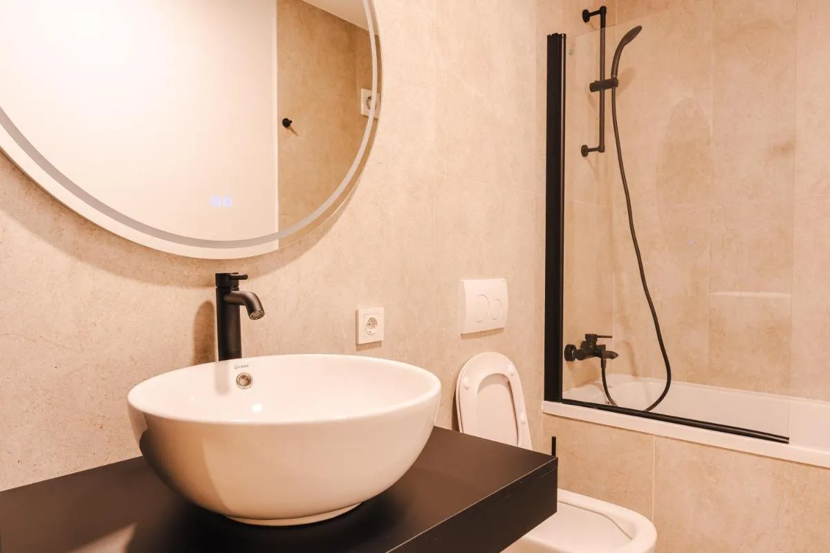 Image 4 of Stylish Stay – Workspace & Netflix Included