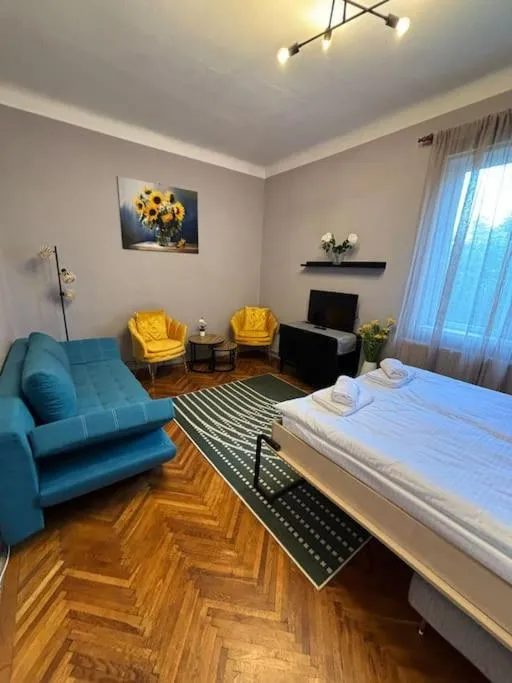 Image 1 of Sunflower Apartment