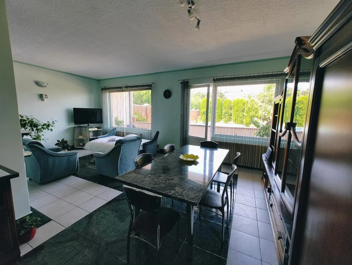 Image 3 of Ten’s Apartment – spatios si linistit